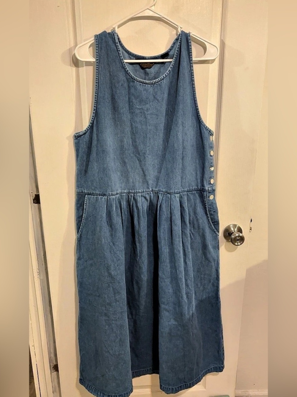 Eddie Bauer Vintage Denim Jumper Dress
Midi Blue Large